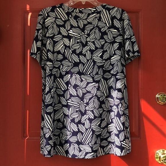 ANNE KLEIN Leaf Print top 0X Travel Friendly Pit to Pit 20 1/2” Stretch Preworn - Picture 5 of 12